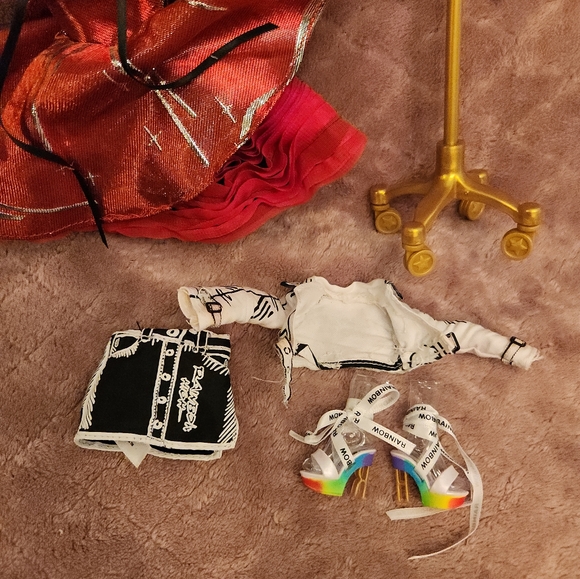 Rainbow High 2021 Jett Dawson Art of Fashion Doll w Dress, Outfit, & Accessories - Picture 3 of 13